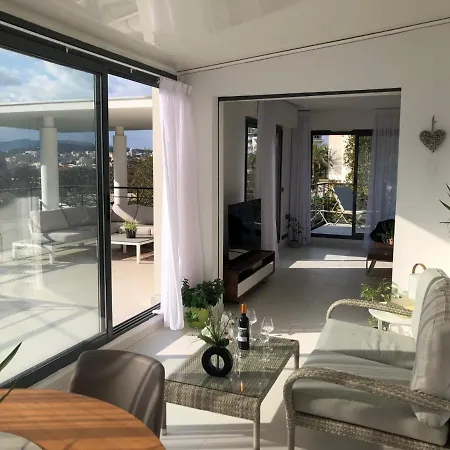 Montfleury: Dual Terrace Retreat Near Croisette *
