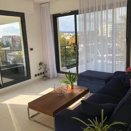 Montfleury: Dual Terrace Retreat Near Croisette *