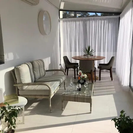 Montfleury: Dual Terrace Retreat Near Croisette