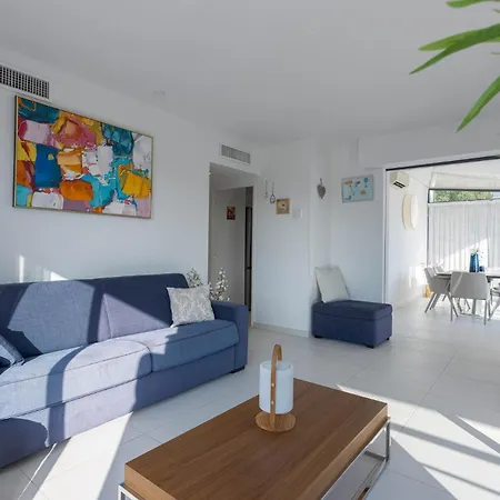アパート Terrasses De Montfleury - Spacieux, 2 Terrasses, Parking Prive, Piscine, 15 Min Du Palais Et Plages カンヌ