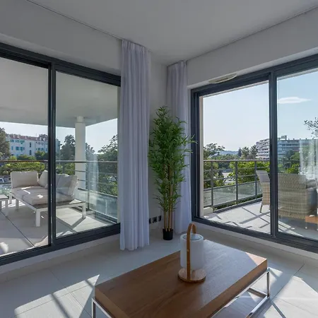 Апартаменты Terrasses De Montfleury - Spacieux, 2 Terrasses, Parking Prive, Piscine, 15 Min Du Palais Et Plages Канны