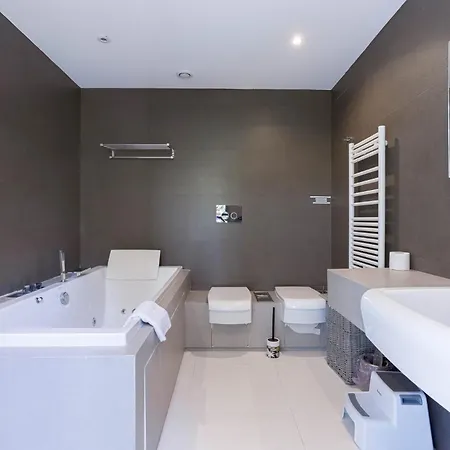 Apartmán Terrasses De Montfleury - Spacieux, 2 Terrasses, Parking Prive, Piscine, 15 Min Du Palais Et Plages *