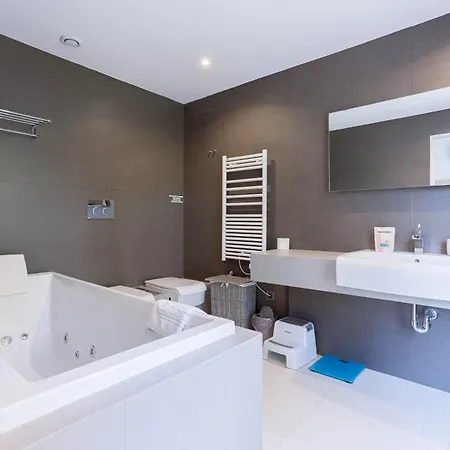 Апартаменты Terrasses De Montfleury - Spacieux, 2 Terrasses, Parking Prive, Piscine, 15 Min Du Palais Et Plages Канны